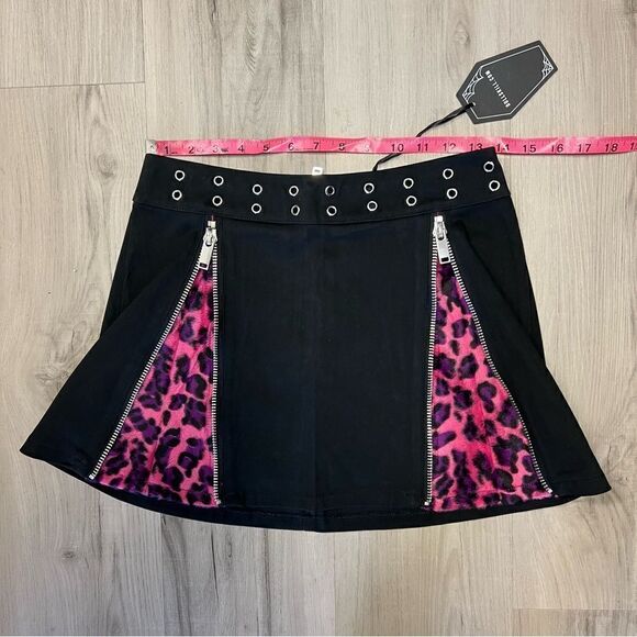 Grave Girls x Dolls Kill black miniskirt with fuzzy pink animal print pleats szS - Picture 4 of 14